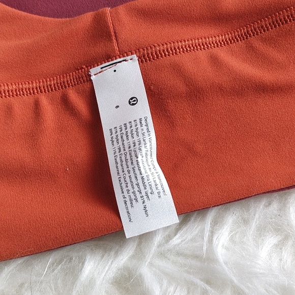 Women lululemon sports bra - Picture 5 of 5